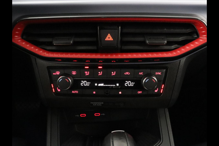 Seat Ibiza 1.0 EcoTSI FR | Panoramadak | Stoelverwarming | Cruise control | Camera | Park assist | Carplay | Climate control | Full LED