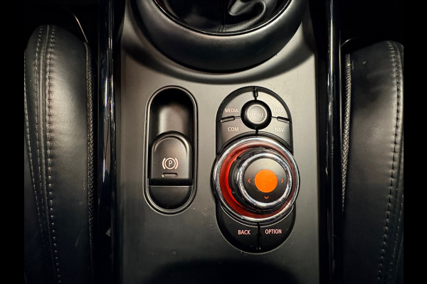 MINI Clubman 1.5 Cooper Chili Serious Business/leer/navi/pano/stoelverw/boeken