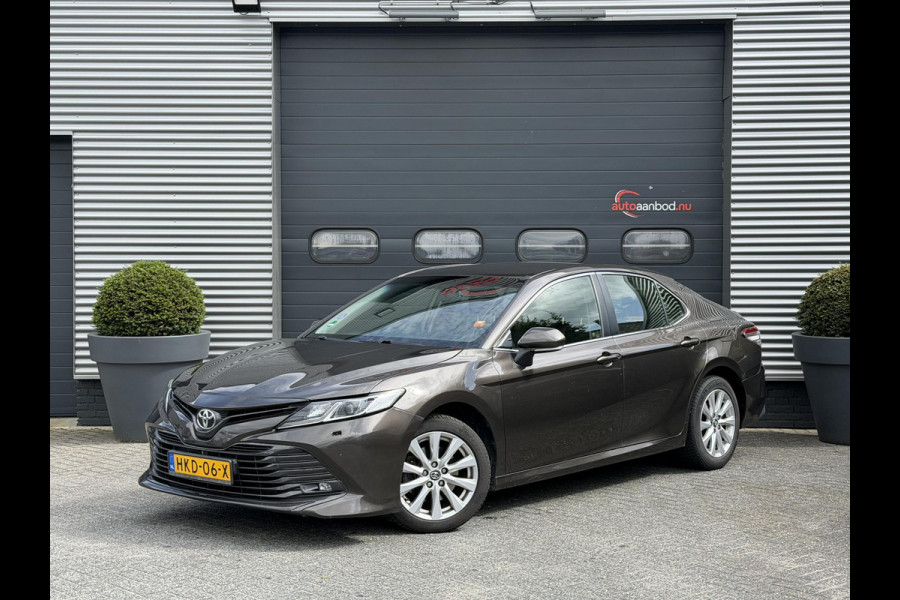 Toyota Camry 2.5 Hybrid Dynamic | Camera | Lederen Bekleding | Stoelverwarming | Lichtmetalen Velgen |