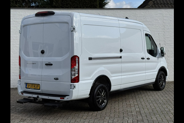 Ford Transit 350 2.0 TDCI L3H2 Automaat Trekhaak Webasto Chauffeursstoel Cruise Camera Airco 3 Zits
