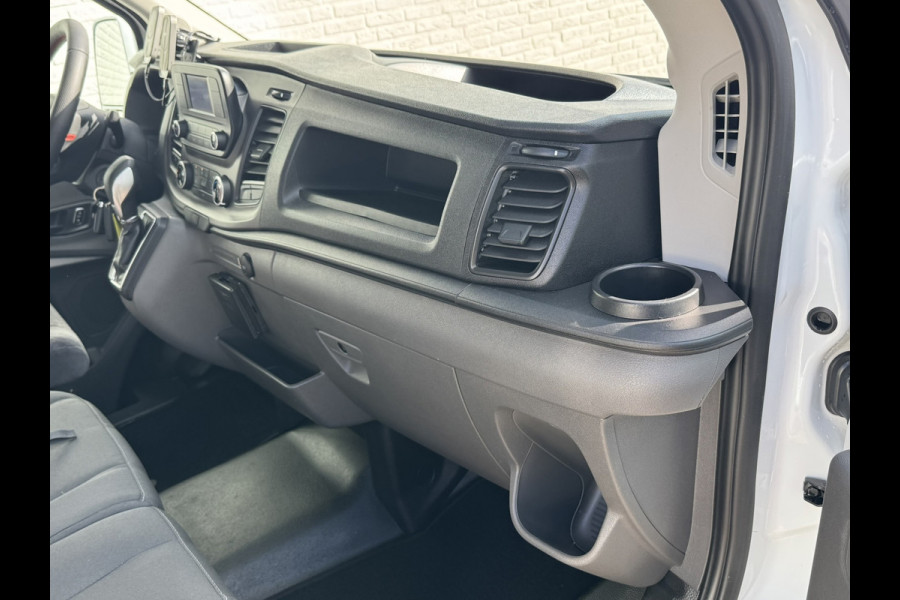 Ford Transit 350 2.0 TDCI L3H2 Automaat Trekhaak Webasto Chauffeursstoel Cruise Camera Airco 3 Zits