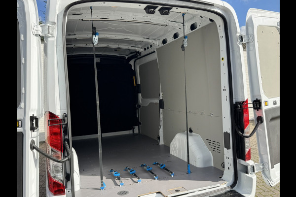 Ford Transit 350 2.0 TDCI L3H2 Automaat Trekhaak Webasto Chauffeursstoel Cruise Camera Airco 3 Zits