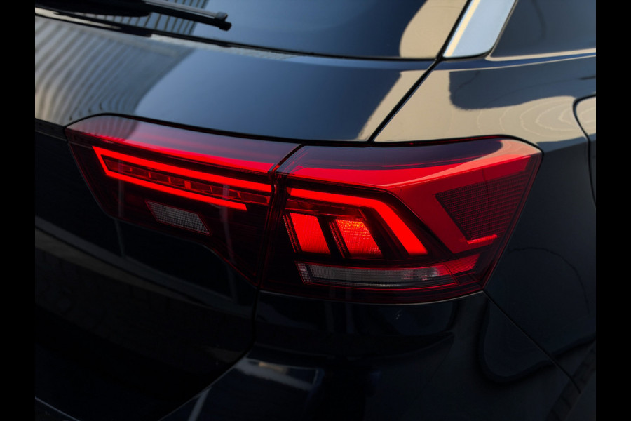 Volkswagen T-Roc 1.5 TSI Sport 3x R-Line Pano | Keyless | Camera | Trekhaak | ACC | LED | NL Auto