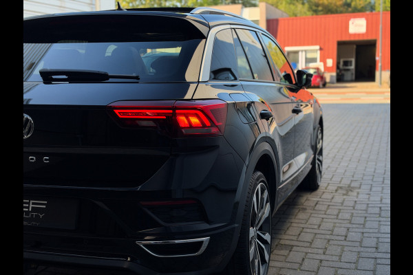 Volkswagen T-Roc 1.5 TSI Sport 3x R-Line Pano | Keyless | Camera | Trekhaak | ACC | LED | NL Auto