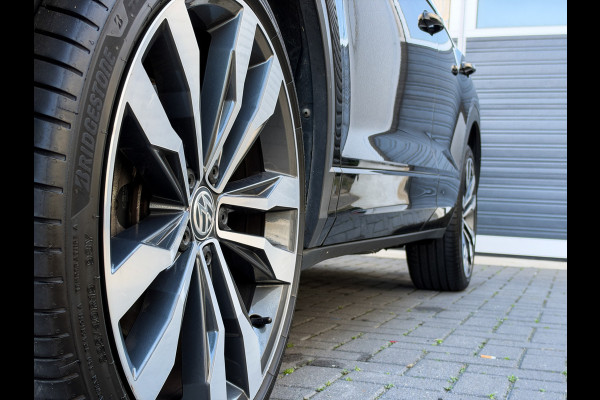 Volkswagen T-Roc 1.5 TSI Sport 3x R-Line Pano | Keyless | Camera | Trekhaak | ACC | LED | NL Auto