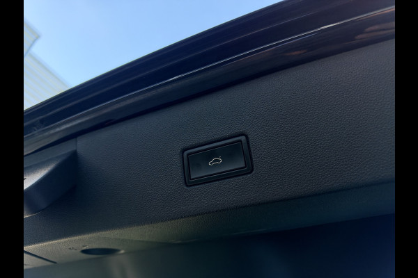 Volkswagen T-Roc 1.5 TSI Sport 3x R-Line Pano | Keyless | Camera | Trekhaak | ACC | LED | NL Auto
