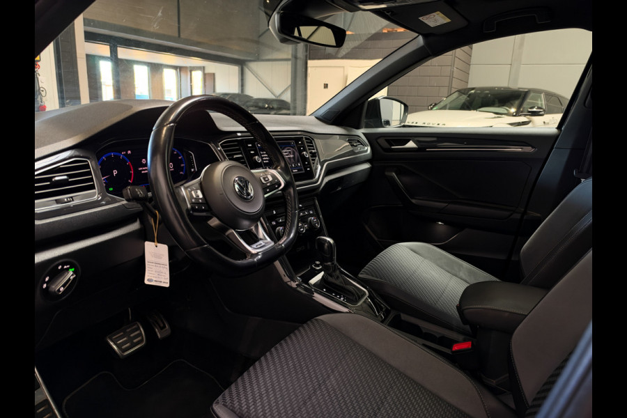 Volkswagen T-Roc 1.5 TSI Sport 3x R-Line Pano | Keyless | Camera | Trekhaak | ACC | LED | NL Auto