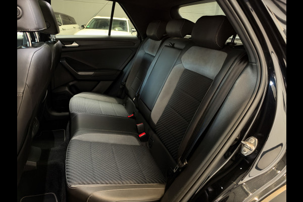 Volkswagen T-Roc 1.5 TSI Sport 3x R-Line Pano | Keyless | Camera | Trekhaak | ACC | LED | NL Auto
