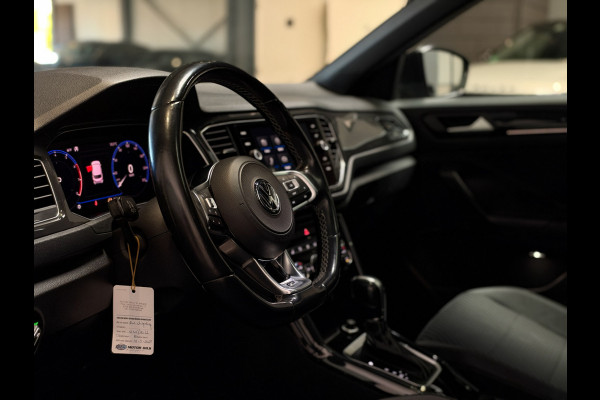 Volkswagen T-Roc 1.5 TSI Sport 3x R-Line Pano | Keyless | Camera | Trekhaak | ACC | LED | NL Auto