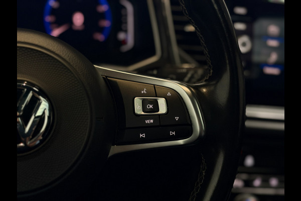Volkswagen T-Roc 1.5 TSI Sport 3x R-Line Pano | Keyless | Camera | Trekhaak | ACC | LED | NL Auto