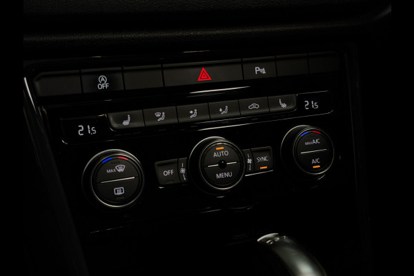 Volkswagen T-Roc 1.5 TSI Sport 3x R-Line Pano | Keyless | Camera | Trekhaak | ACC | LED | NL Auto