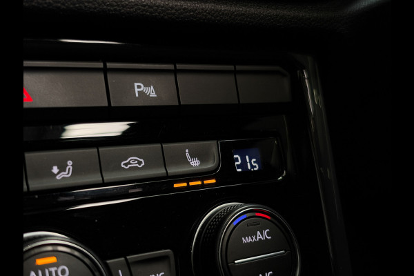 Volkswagen T-Roc 1.5 TSI Sport 3x R-Line Pano | Keyless | Camera | Trekhaak | ACC | LED | NL Auto