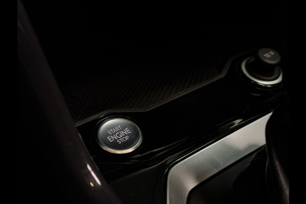Volkswagen T-Roc 1.5 TSI Sport 3x R-Line Pano | Keyless | Camera | Trekhaak | ACC | LED | NL Auto