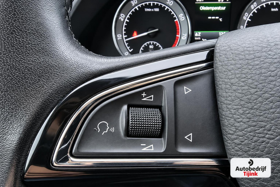 Škoda Superb Combi 1.4 TSI ACT Laurent & Klement | Automaat | LED | Trekhaak | Leder | Stoel- & stuurverwarming | Lane Assist | Blind Spot |Standkachel | Park Assist | Canton | Sfeerverlichting |