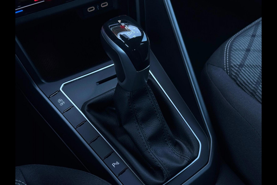 Volkswagen Taigo 1.0 TSI R-Line DSG-7 | IQ-Light | Camera | Parksensor | Carplay | Stoelverwarming | BTW |