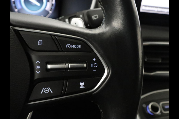 Hyundai Santa Fe 1.6 T-GDI HEV Comfort Smart Sky 7p. | Panoramadak | Leder | Adaptive cruise | Dodehoek detectie | Stoelverwarming | KRELL Sound | Trekhaak | Camera | Park assist | Carplay