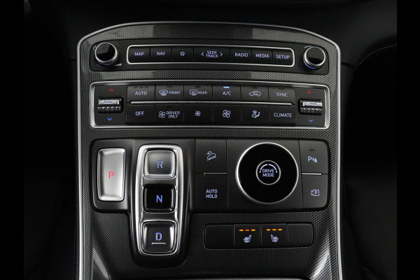 Hyundai Santa Fe 1.6 T-GDI HEV Comfort Smart Sky 7p. | Panoramadak | Leder | Adaptive cruise | Dodehoek detectie | Stoelverwarming | KRELL Sound | Trekhaak | Camera | Park assist | Carplay