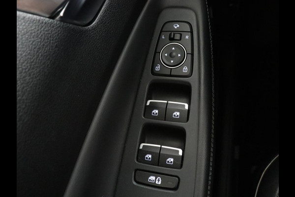 Hyundai Santa Fe 1.6 T-GDI HEV Comfort Smart Sky 7p. | Panoramadak | Leder | Adaptive cruise | Dodehoek detectie | Stoelverwarming | KRELL Sound | Trekhaak | Camera | Park assist | Carplay