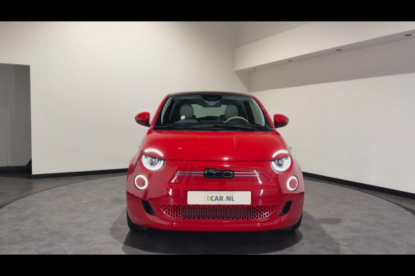 Fiat 500 La Prima 42 kWh | Luxe Leder | ACC | Keyless | Panoramadak