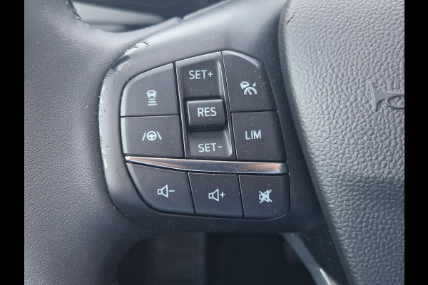 Ford Kuga 2.5 FHEV Titanium Winter Pack | Adaptieve Cruise Control| Nieuwstaat! | Dodehoekdetectie | Camera | Stoelverwarming etc.