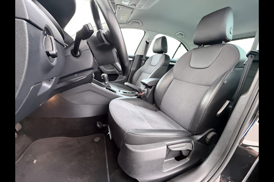 Škoda Octavia 116PK 5Drs Automaat Stoelverwarming Apple Carplay/Android Auto Navi Ecc Bluetooth Cruise Control Pdc Ambition Business Lmv Led Smartlink DSG All Season banden Privacy Glas 1e Eigenaar Dealeronderhouden Origineel Nederlandse Auto