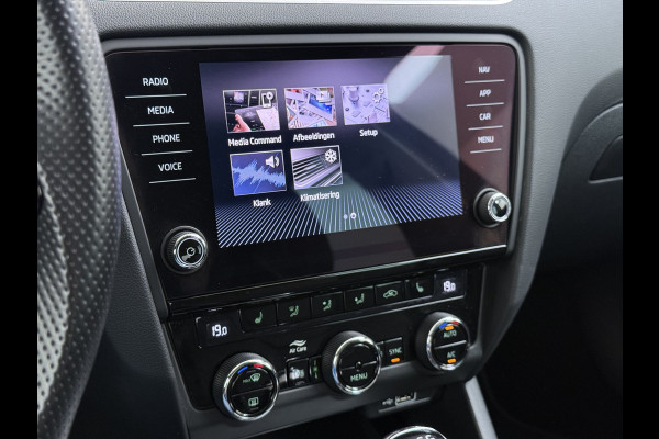 Škoda Octavia 116PK 5Drs Automaat Stoelverwarming Apple Carplay/Android Auto Navi Ecc Bluetooth Cruise Control Pdc Ambition Business Lmv Led Smartlink DSG All Season banden Privacy Glas 1e Eigenaar Dealeronderhouden Origineel Nederlandse Auto