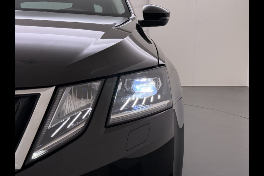Škoda Octavia 116PK 5Drs Automaat Stoelverwarming Apple Carplay/Android Auto Navi Ecc Bluetooth Cruise Control Pdc Ambition Business Lmv Led Smartlink DSG All Season banden Privacy Glas 1e Eigenaar Dealeronderhouden Origineel Nederlandse Auto