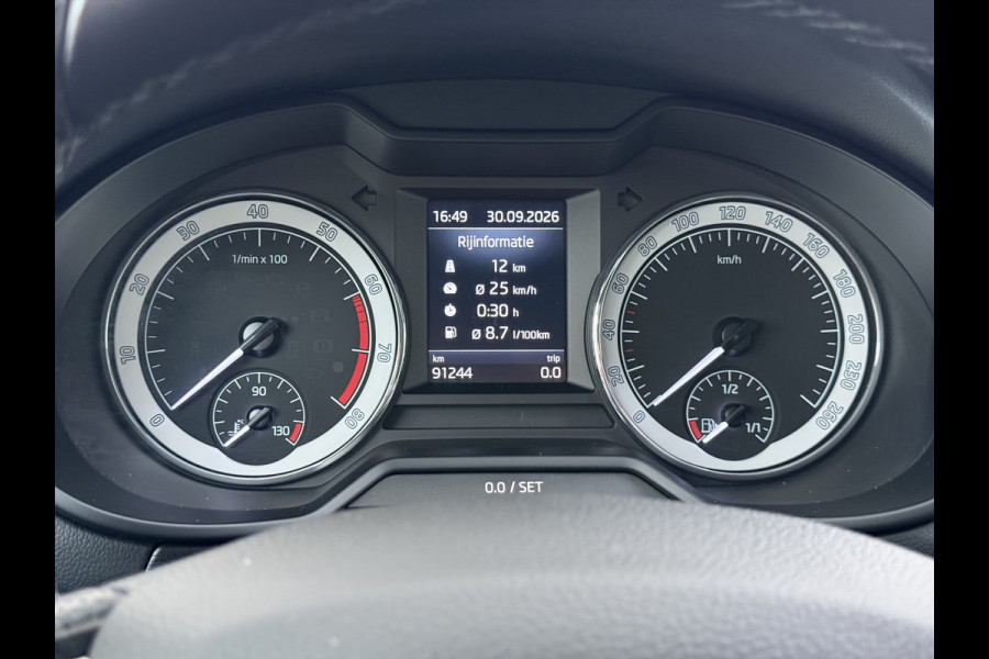 Škoda Octavia 116PK 5Drs Automaat Stoelverwarming Apple Carplay/Android Auto Navi Ecc Bluetooth Cruise Control Pdc Ambition Business Lmv Led Smartlink DSG All Season banden Privacy Glas 1e Eigenaar Dealeronderhouden Origineel Nederlandse Auto