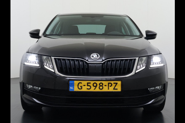 Škoda Octavia 116PK 5Drs Automaat Stoelverwarming Apple Carplay/Android Auto Navi Ecc Bluetooth Cruise Control Pdc Ambition Business Lmv Led Smartlink DSG All Season banden Privacy Glas 1e Eigenaar Dealeronderhouden Origineel Nederlandse Auto