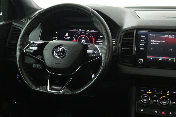 Škoda Karoq 1.5 TSI ACT Sportline Business (PANORAMADAK, TREKHAAK, STOEL/STUUR VERWARMING, CAMERA)