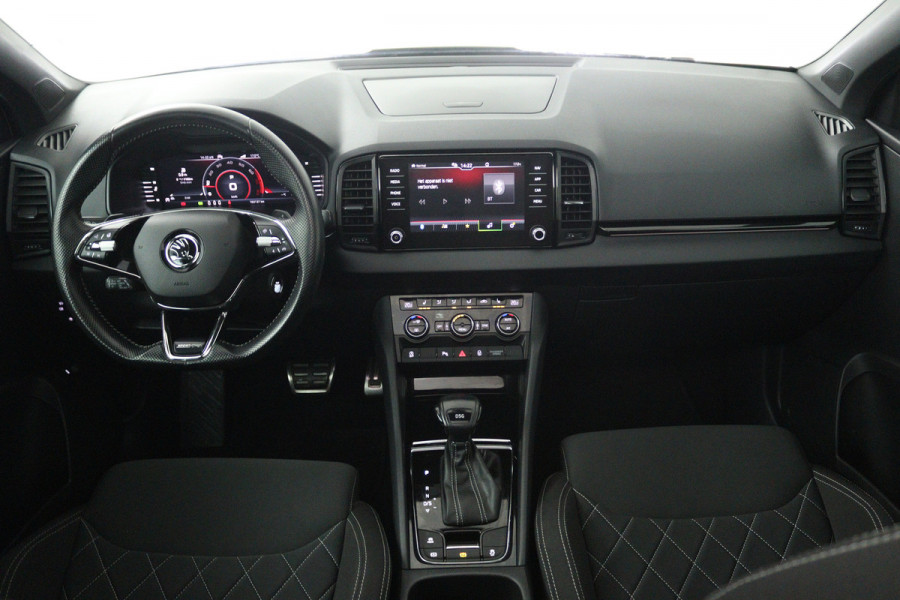 Škoda Karoq 1.5 TSI ACT Sportline Business (PANORAMADAK, TREKHAAK, STOEL/STUUR VERWARMING, CAMERA)