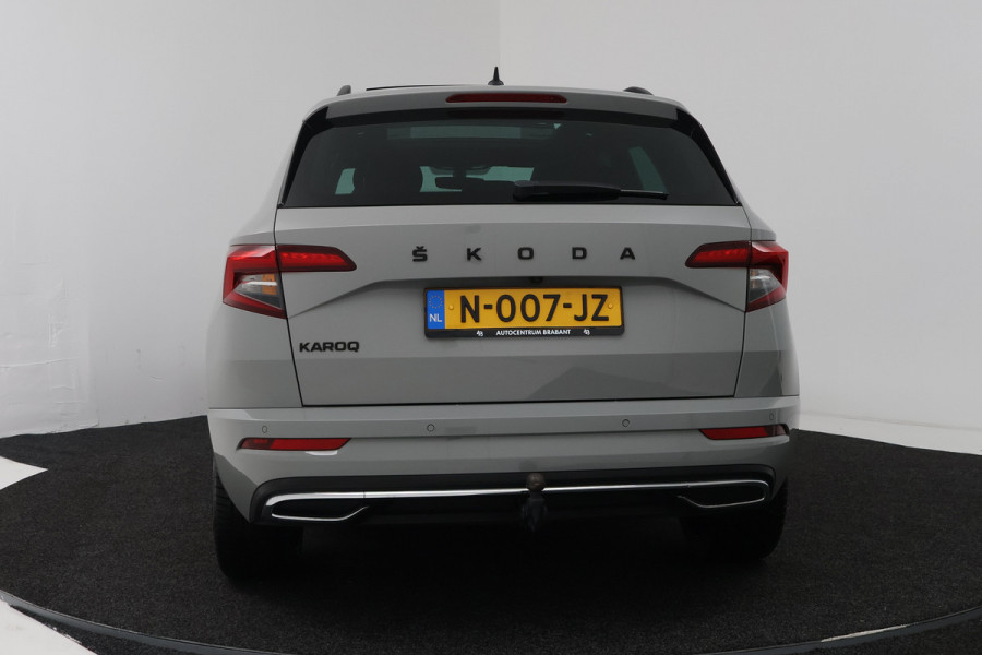 Škoda Karoq 1.5 TSI ACT Sportline Business (PANORAMADAK, TREKHAAK, STOEL/STUUR VERWARMING, CAMERA)