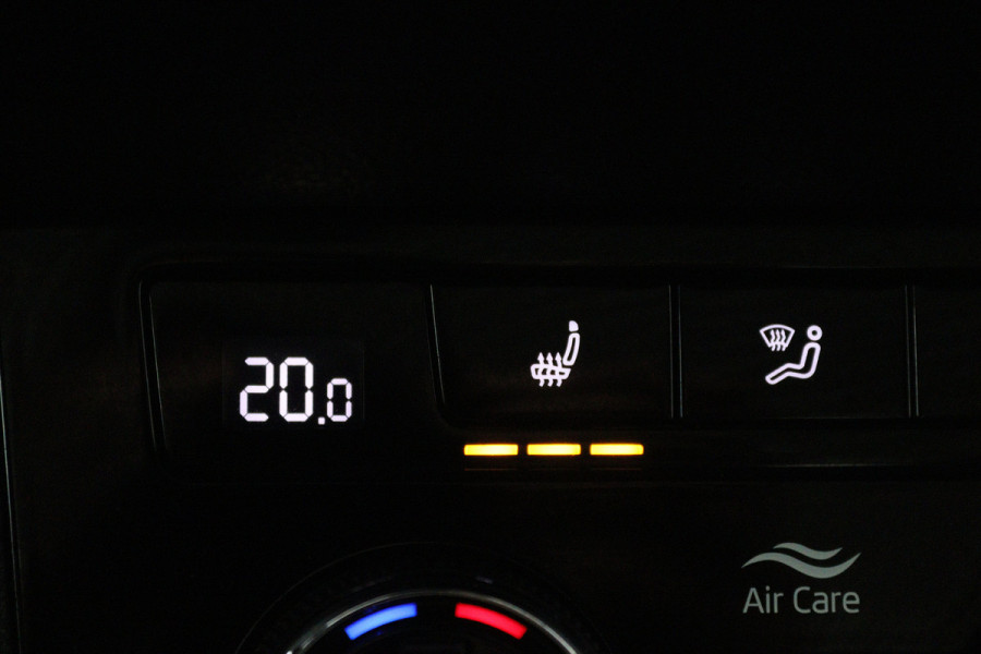 Škoda Karoq 1.5 TSI ACT Sportline Business (PANORAMADAK, TREKHAAK, STOEL/STUUR VERWARMING, CAMERA)