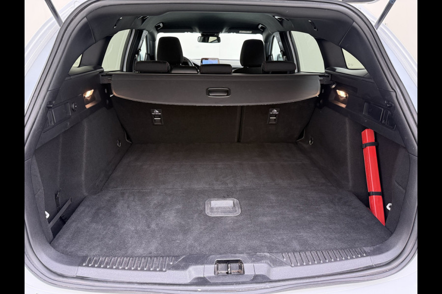 Ford FOCUS Wagon 1.5T 150PK Automaat ST Line Design Automaat Adap.Cruise Stoel+Stuur+Voorruitverwarming Apple Carplay Android Auto Navi Ecc 18"Lmv Lane Assist Privacy Glas Pdc Adap.Led Isofix Keyless Licht-/regensensor