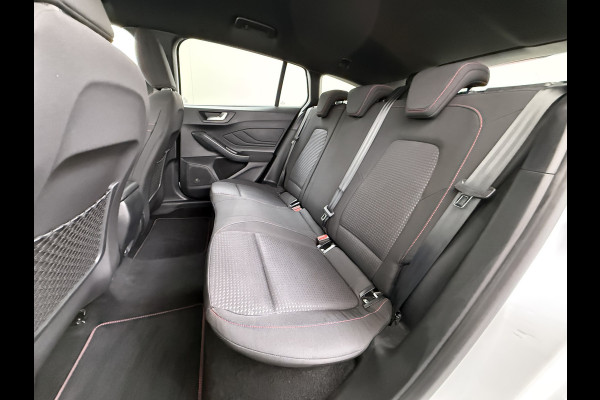 Ford FOCUS Wagon 1.5T 150PK Automaat ST Line Design Automaat Adap.Cruise Stoel+Stuur+Voorruitverwarming Apple Carplay Android Auto Navi Ecc 18"Lmv Lane Assist Privacy Glas Pdc Adap.Led Isofix Keyless Licht-/regensensor
