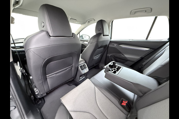 Škoda ENYAQ iV 80 204PK Trekhaak Warmtepomp Stuur+Stoelverwarming 3-Zone Ecc Camera Apple Carplay Android Auto P-Assist SOH 87% Isofix Pdc Lmv Led DAB Cruise Control Rijstrooksensor 1.000KG Trekgewicht Origineel Nederlandse Auto