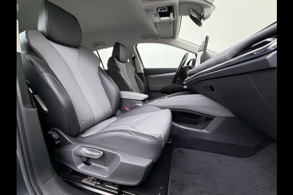 Škoda ENYAQ iV 80 204PK Trekhaak Warmtepomp Stuur+Stoelverwarming 3-Zone Ecc Camera Apple Carplay Android Auto P-Assist SOH 87% Isofix Pdc Lmv Led DAB Cruise Control Rijstrooksensor 1.000KG Trekgewicht Origineel Nederlandse Auto