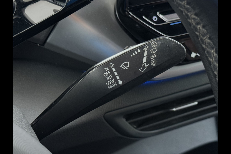 Volkswagen ID.4 First 82kWh 204PK SOH 90% Trekhaak Warmtepomp Lmv 20" Adap.Cruise Stoel+Stuurverwarming Camera Navi Android Auto Apple Carplay S Privacy Glas Isofix Led Rijstrooksensor 1.000KG Trekgewicht 1e Eigenaar Origineel Nederlandse Auto