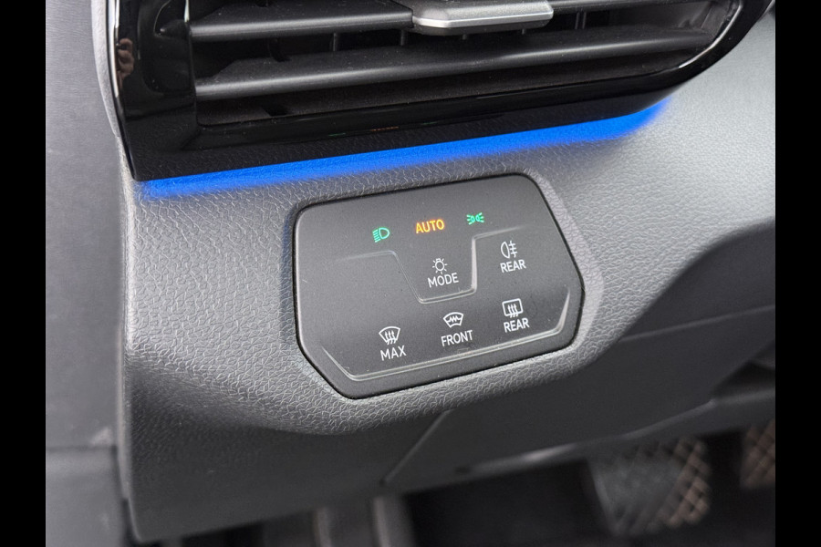 Volkswagen ID.4 82kWh 204PK 90%SOH Trekhaak Adap.Cruise Stoelverwarming Apple Carplay Android Auto Navi Ecc Pdc Privacy Glas Led Isofix DAB Bluetooth All Seasonbanden Voorruitverwarming Wifi 1.000KG Trekgewicht 1e Eigenaar Origineel Nederlandse Auto