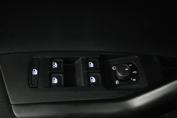 Volkswagen Polo 1.0 TSI Life Business (STOELVERWARMING, CAMERA, DIGITALE COCKPIT, CRUISE ADAPTIEF)
