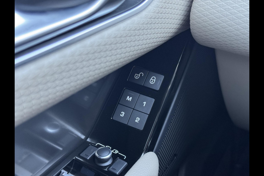 Land Rover Range Rover Velar 2.0 P250 Turbo AWD Carbon Edition 2e Eigenaar|Navi|Camera|Meridian Sound System|Trekhaak|Clima|Cruise|Carplay|N.A.P|NL Auto|APK tot 09-2027