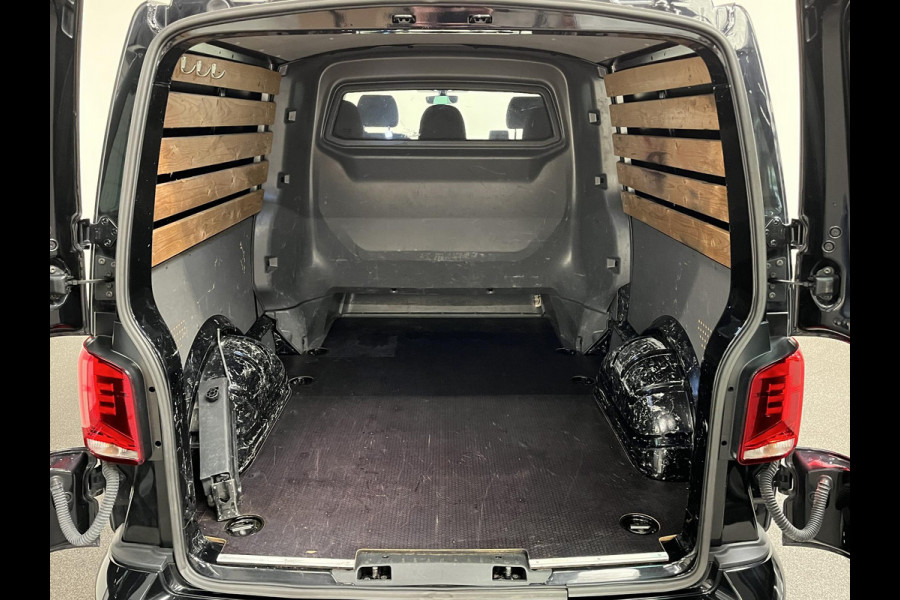 Volkswagen Transporter 2.0 TDI L2H1 Dubbele Cabine Highline Automaat Airco Cruise Control Apple Carplay/Android Auto Trekhaak Parkeersensoren