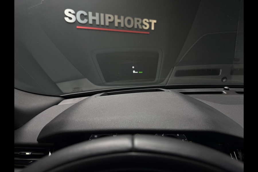 Land Rover Range Rover Velar P400e Panoramadak Camera 22 inch trekhaak Head-up