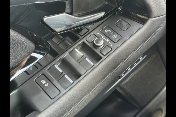 Land Rover Range Rover Evoque 2.0 P200 AWD R-Dynamic HSE 2x Memory Carplay Camera Panorama All season banden
