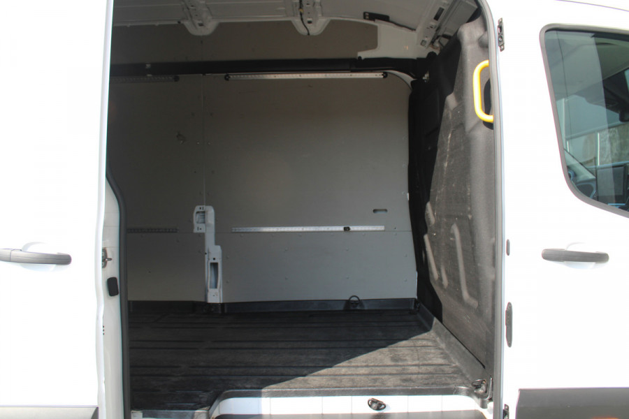 Ford Transit 350 2.0 TDCI L4H3 Trend RWD 130pk - 270gr deuren - Camera - Cruise - Carplay - Airco - PDC - Rijklaar