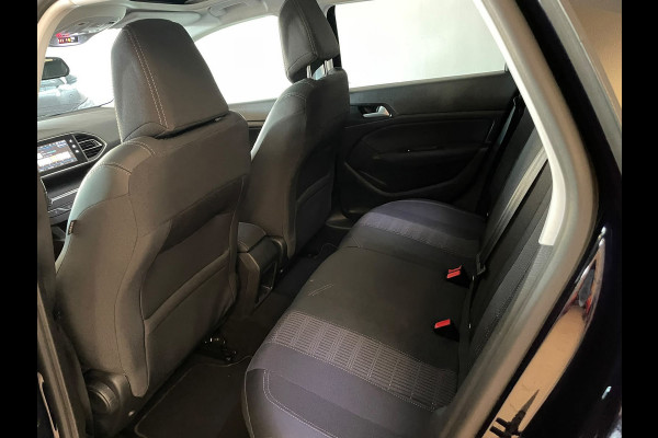 Peugeot 308 SW 1.2 PureTech Blue Lease Premium PANO AIRCO NAVI CRUISE BLUETOOTH TREKHAAK ELEK RAMEN CENT VERG KEURIGE AUTO
