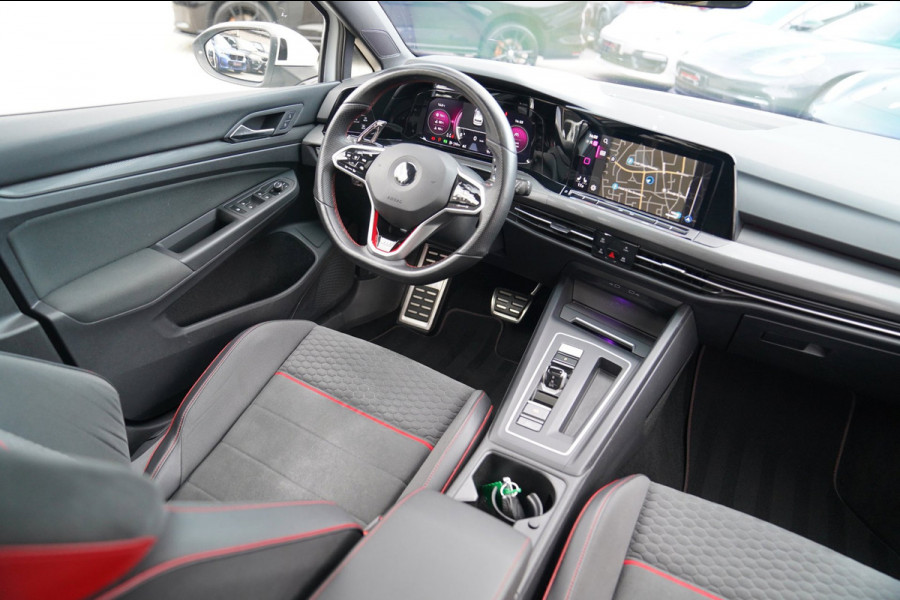 Volkswagen Golf 2.0 TSI GTI | Panorama Schuif/kanteldak | Clubsport | IQ Light | Stuurwiel verwarming | Lane Assist | Camera |