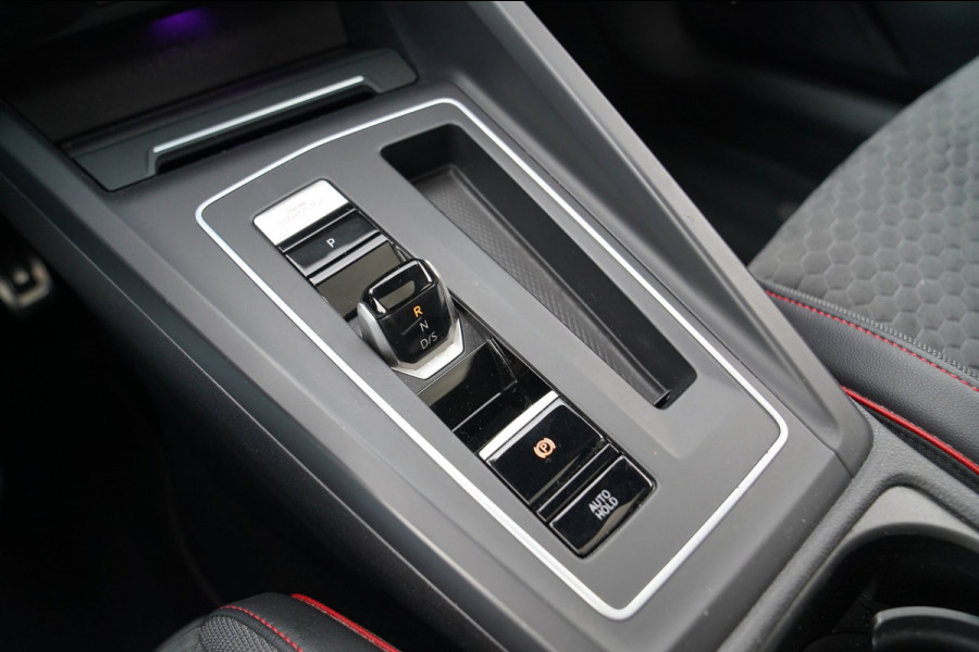 Volkswagen Golf 2.0 TSI GTI | Panorama Schuif/kanteldak | Clubsport | IQ Light | Stuurwiel verwarming | Lane Assist | Camera |