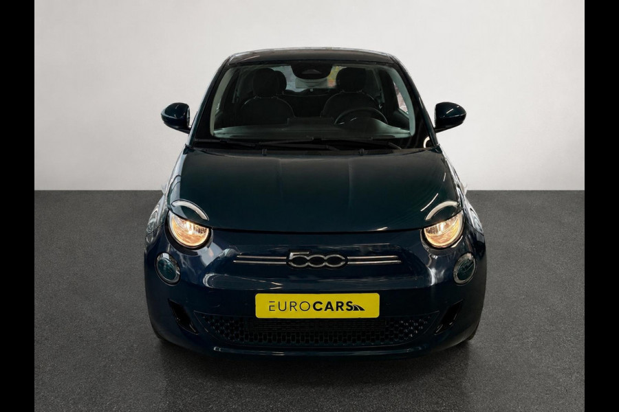 Fiat 500E 42 kWh DEMO ! Navigatie by Apple Carplay Android Auto camera Parkeersensoren rondom Dodehoekdetectie Cruise Control Stoelverwarming Keyless Entry Climate Control