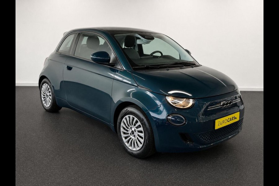 Fiat 500E 42 kWh DEMO ! Navigatie by Apple Carplay Android Auto camera Parkeersensoren rondom Dodehoekdetectie Cruise Control Stoelverwarming Keyless Entry Climate Control